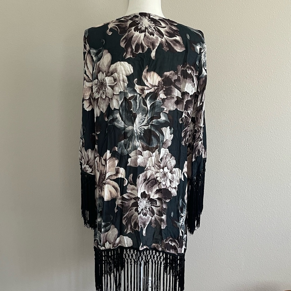 Forever 21 Black Floral Fringe Kimono Size S - Picture 4 of 7